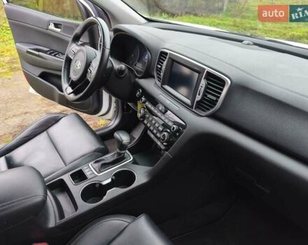 Білий Кіа Sportage, об'ємом двигуна 2.4 л та пробігом 77 тис. км за 17900 $, фото 49 на Automoto.ua