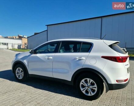Білий Кіа Sportage, об'ємом двигуна 1.59 л та пробігом 21 тис. км за 17000 $, фото 3 на Automoto.ua