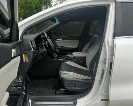 Білий Кіа Sportage, об'ємом двигуна 2.4 л та пробігом 48 тис. км за 10900 $, фото 8 на Automoto.ua