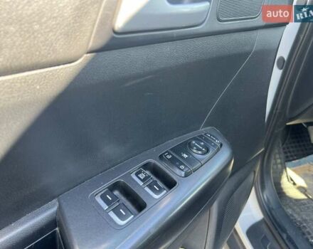 Білий Кіа Sportage, об'ємом двигуна 1.59 л та пробігом 138 тис. км за 19000 $, фото 11 на Automoto.ua