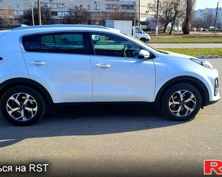 Белый Киа Sportage, объемом двигателя 1.6 л и пробегом 67 тыс. км за 18700 $, фото 2 на Automoto.ua