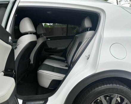 Білий Кіа Sportage, об'ємом двигуна 2.4 л та пробігом 48 тис. км за 10900 $, фото 11 на Automoto.ua