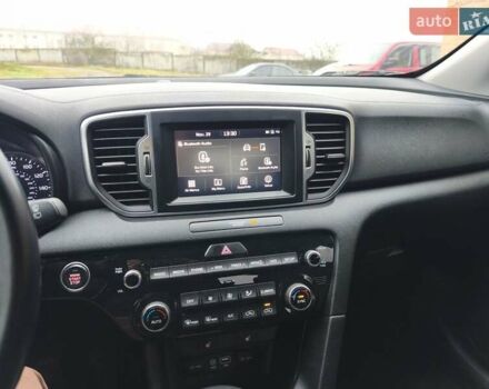 Білий Кіа Sportage, об'ємом двигуна 2.4 л та пробігом 77 тис. км за 17900 $, фото 58 на Automoto.ua