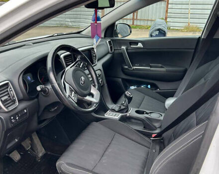Белый Киа Sportage, объемом двигателя 1.6 л и пробегом 160 тыс. км за 16500 $, фото 8 на Automoto.ua