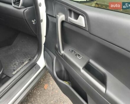 Белый Киа Sportage, объемом двигателя 1.6 л и пробегом 151 тыс. км за 19500 $, фото 33 на Automoto.ua