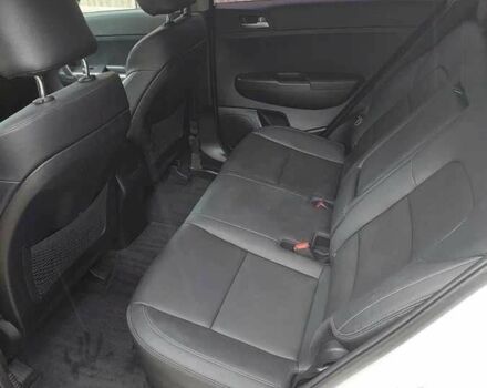 Белый Киа Sportage, объемом двигателя 2 л и пробегом 47 тыс. км за 8300 $, фото 8 на Automoto.ua