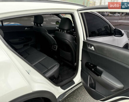 Белый Киа Sportage, объемом двигателя 2 л и пробегом 129 тыс. км за 24900 $, фото 14 на Automoto.ua