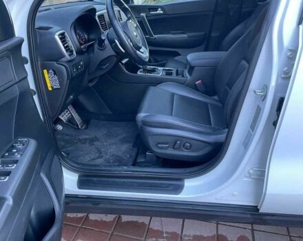 Білий Кіа Sportage, об'ємом двигуна 2 л та пробігом 69 тис. км за 16800 $, фото 13 на Automoto.ua