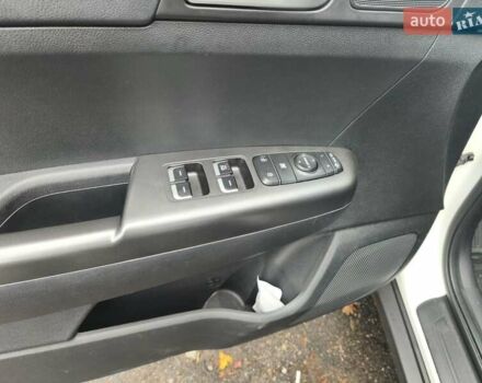 Белый Киа Sportage, объемом двигателя 1.6 л и пробегом 151 тыс. км за 19500 $, фото 20 на Automoto.ua