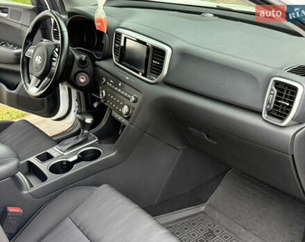 Белый Киа Sportage, объемом двигателя 1.59 л и пробегом 72 тыс. км за 18500 $, фото 87 на Automoto.ua