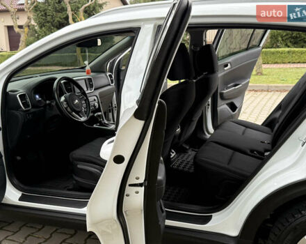 Белый Киа Sportage, объемом двигателя 1.59 л и пробегом 72 тыс. км за 18500 $, фото 82 на Automoto.ua