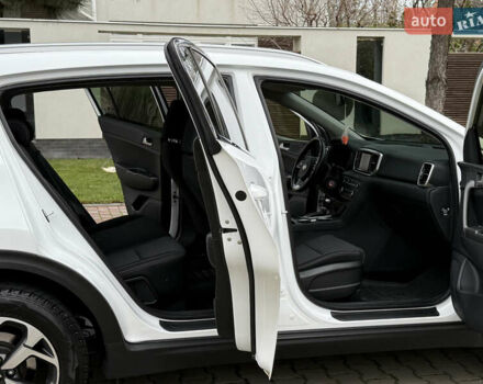 Белый Киа Sportage, объемом двигателя 1.59 л и пробегом 72 тыс. км за 18500 $, фото 80 на Automoto.ua