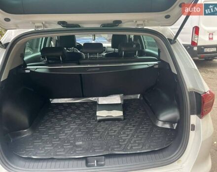 Киа Sportage 2019 в Днепре (Днепропетровске) на Automoto.ua Белый Киа Sportage, объемом двигателя 1.59 л и пробегом 89 тыс. км за 17999 $, фото 8 на Automoto.ua