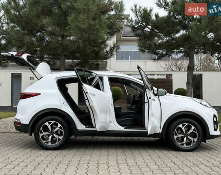 Белый Киа Sportage, объемом двигателя 1.59 л и пробегом 72 тыс. км за 18500 $, фото 71 на Automoto.ua