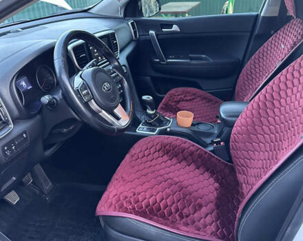 Білий Кіа Sportage, об'ємом двигуна 1.6 л та пробігом 144 тис. км за 18000 $, фото 7 на Automoto.ua