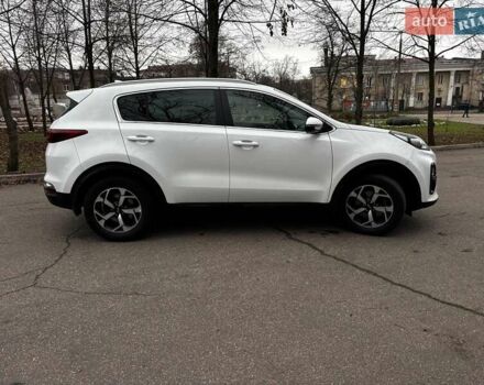 Белый Киа Sportage, объемом двигателя 1.6 л и пробегом 61 тыс. км за 19990 $, фото 5 на Automoto.ua