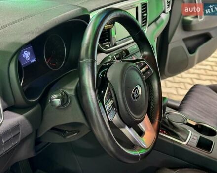 Білий Кіа Sportage, об'ємом двигуна 1.6 л та пробігом 72 тис. км за 18900 $, фото 7 на Automoto.ua
