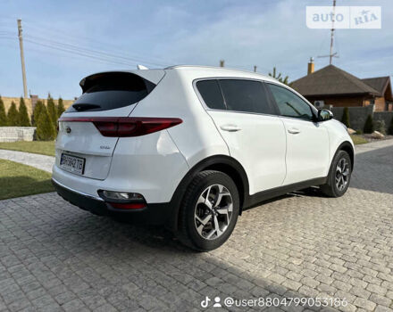 Белый Киа Sportage, объемом двигателя 1.6 л и пробегом 90 тыс. км за 20100 $, фото 2 на Automoto.ua