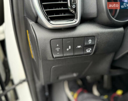 Белый Киа Sportage, объемом двигателя 2 л и пробегом 129 тыс. км за 24900 $, фото 19 на Automoto.ua