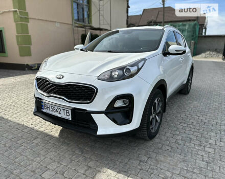 Белый Киа Sportage, объемом двигателя 1.6 л и пробегом 90 тыс. км за 20100 $, фото 4 на Automoto.ua