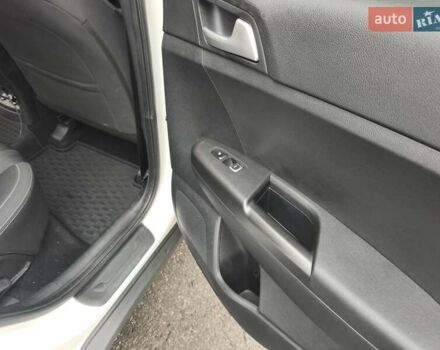 Белый Киа Sportage, объемом двигателя 1.6 л и пробегом 151 тыс. км за 19500 $, фото 25 на Automoto.ua