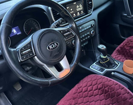 Білий Кіа Sportage, об'ємом двигуна 1.6 л та пробігом 144 тис. км за 18000 $, фото 6 на Automoto.ua