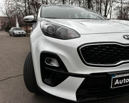 Білий Кіа Sportage, об'ємом двигуна 1.6 л та пробігом 61 тис. км за 19990 $, фото 8 на Automoto.ua