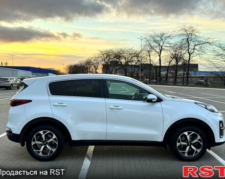 Білий Кіа Sportage, об'ємом двигуна 16 л та пробігом 109 тис. км за 16750 $, фото 1 на Automoto.ua