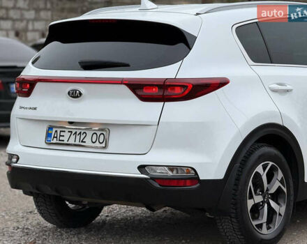 Білий Кіа Sportage, об'ємом двигуна 1.59 л та пробігом 60 тис. км за 17700 $, фото 2 на Automoto.ua