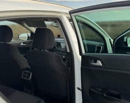 Белый Киа Sportage, объемом двигателя 1.6 л и пробегом 148 тыс. км за 16500 $, фото 11 на Automoto.ua