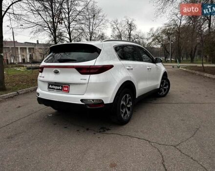Белый Киа Sportage, объемом двигателя 1.6 л и пробегом 61 тыс. км за 19990 $, фото 4 на Automoto.ua
