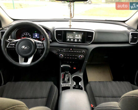 Білий Кіа Sportage, об'ємом двигуна 1.59 л та пробігом 37 тис. км за 21500 $, фото 5 на Automoto.ua