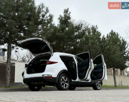 Белый Киа Sportage, объемом двигателя 1.59 л и пробегом 72 тыс. км за 18500 $, фото 75 на Automoto.ua