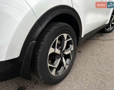 Белый Киа Sportage, объемом двигателя 1.6 л и пробегом 61 тыс. км за 19990 $, фото 11 на Automoto.ua
