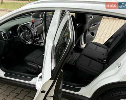 Белый Киа Sportage, объемом двигателя 1.59 л и пробегом 72 тыс. км за 18500 $, фото 81 на Automoto.ua