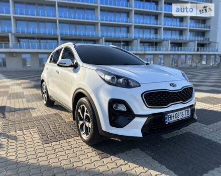 Белый Киа Sportage, объемом двигателя 1.6 л и пробегом 82 тыс. км за 19000 $, фото 2 на Automoto.ua