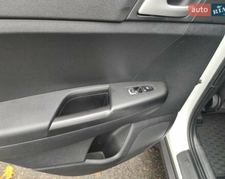 Белый Киа Sportage, объемом двигателя 1.6 л и пробегом 151 тыс. км за 19500 $, фото 29 на Automoto.ua