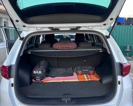 Белый Киа Sportage, объемом двигателя 1.6 л и пробегом 147 тыс. км за 16500 $, фото 6 на Automoto.ua