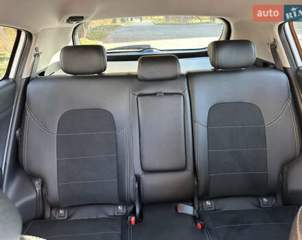 Білий Кіа Sportage, об'ємом двигуна 1.59 л та пробігом 69 тис. км за 17500 $, фото 35 на Automoto.ua