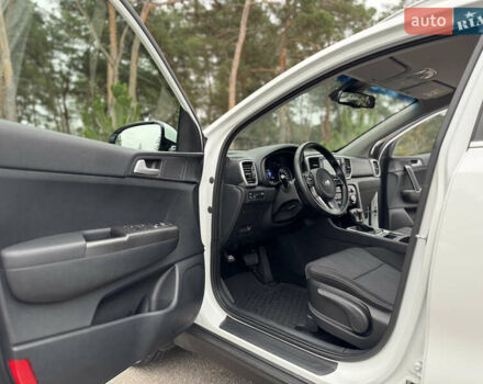 Белый Киа Sportage, объемом двигателя 1.6 л и пробегом 84 тыс. км за 19700 $, фото 20 на Automoto.ua