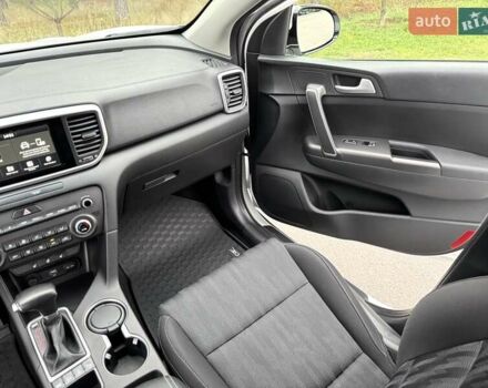 Білий Кіа Sportage, об'ємом двигуна 1.6 л та пробігом 84 тис. км за 20500 $, фото 35 на Automoto.ua