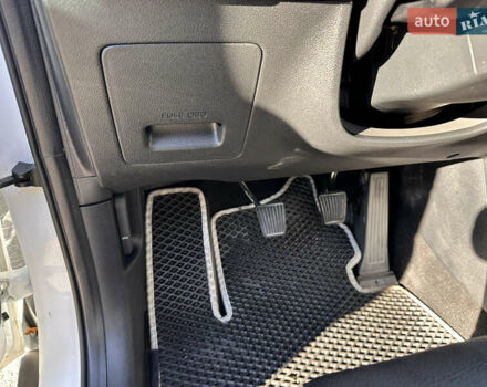 Білий Кіа Sportage, об'ємом двигуна 1.59 л та пробігом 69 тис. км за 17500 $, фото 27 на Automoto.ua