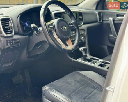Білий Кіа Sportage, об'ємом двигуна 1.6 л та пробігом 80 тис. км за 21000 $, фото 16 на Automoto.ua