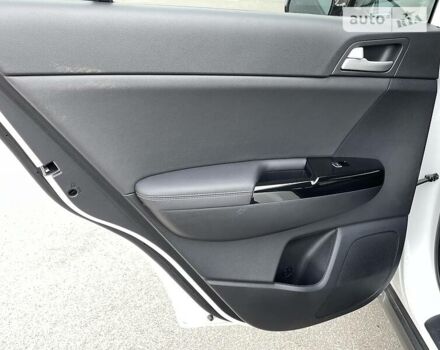 Белый Киа Sportage, объемом двигателя 2.4 л и пробегом 5 тыс. км за 24500 $, фото 29 на Automoto.ua