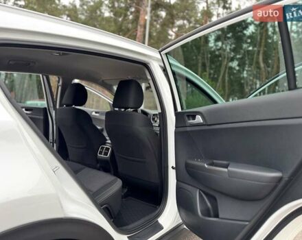 Білий Кіа Sportage, об'ємом двигуна 1.6 л та пробігом 84 тис. км за 20500 $, фото 41 на Automoto.ua