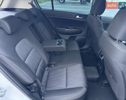 Білий Кіа Sportage, об'ємом двигуна 1.6 л та пробігом 49 тис. км за 18500 $, фото 36 на Automoto.ua