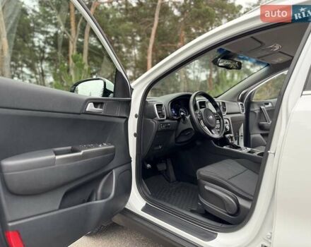 Білий Кіа Sportage, об'ємом двигуна 1.6 л та пробігом 84 тис. км за 20500 $, фото 21 на Automoto.ua