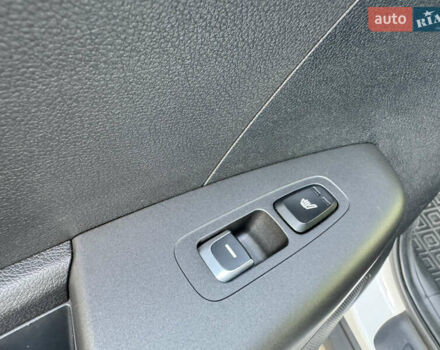 Білий Кіа Sportage, об'ємом двигуна 1.59 л та пробігом 137 тис. км за 16800 $, фото 17 на Automoto.ua