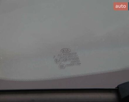 Белый Киа Sportage, объемом двигателя 1.6 л и пробегом 136 тыс. км за 18500 $, фото 2 на Automoto.ua