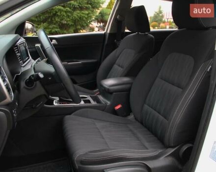 Белый Киа Sportage, объемом двигателя 1.6 л и пробегом 136 тыс. км за 18500 $, фото 20 на Automoto.ua